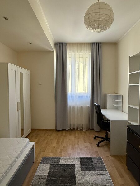 Titan Parc, bloc boutique, 125mp, loc parcare