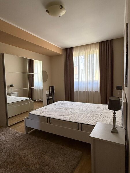 Titan Parc, bloc boutique, 125mp, loc parcare